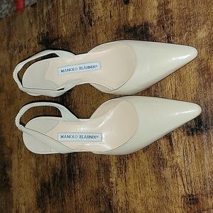 Manolo Blahnik Carolyne Women's Size 37 White Leather Point Toe Slingback Heels